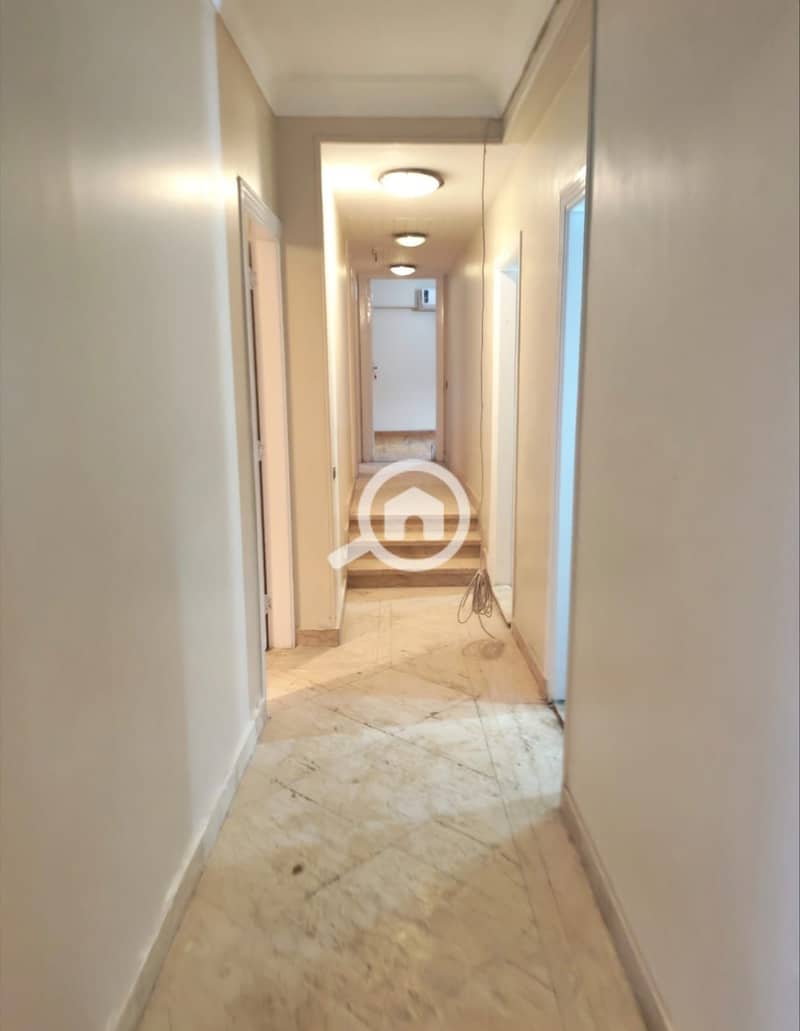 9 f5a5fa35-7ab1-4336-af19-4513422b92ed. jpeg