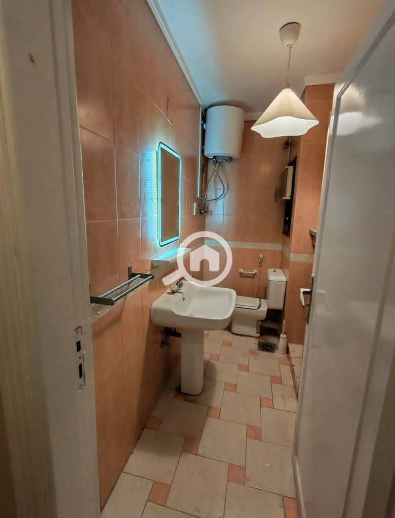 14 8e96e278-1ba5-42b5-a13d-612582880d1d. jpeg