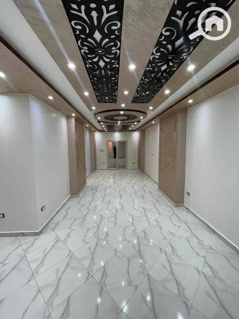 2 104725a9-7bd2-4594-90b6-ce657436fb6a. jpg