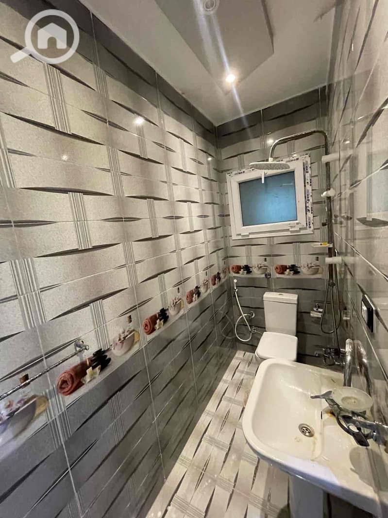 3 0a0a3f94-eebf-4311-9ff2-a029c0f0d9a1. jpg