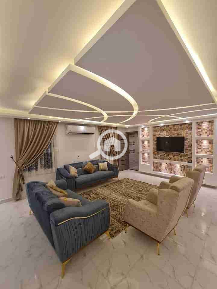 1000168370. jpg 1000168370. jpg