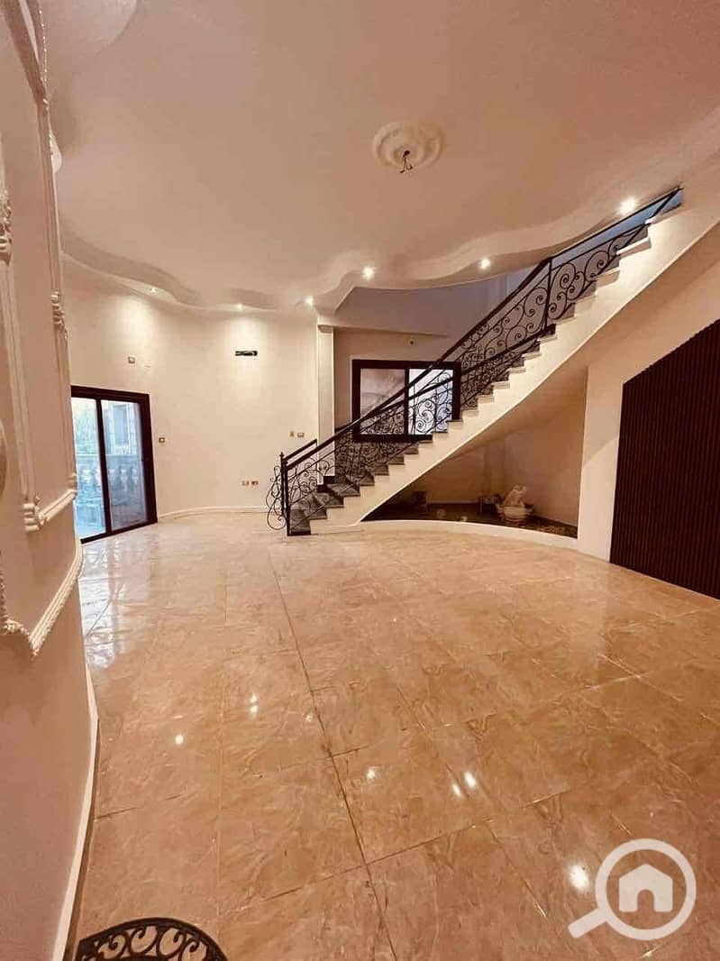 5 160232bb-2762-493e-a165-7f040c23f4ab. jpg