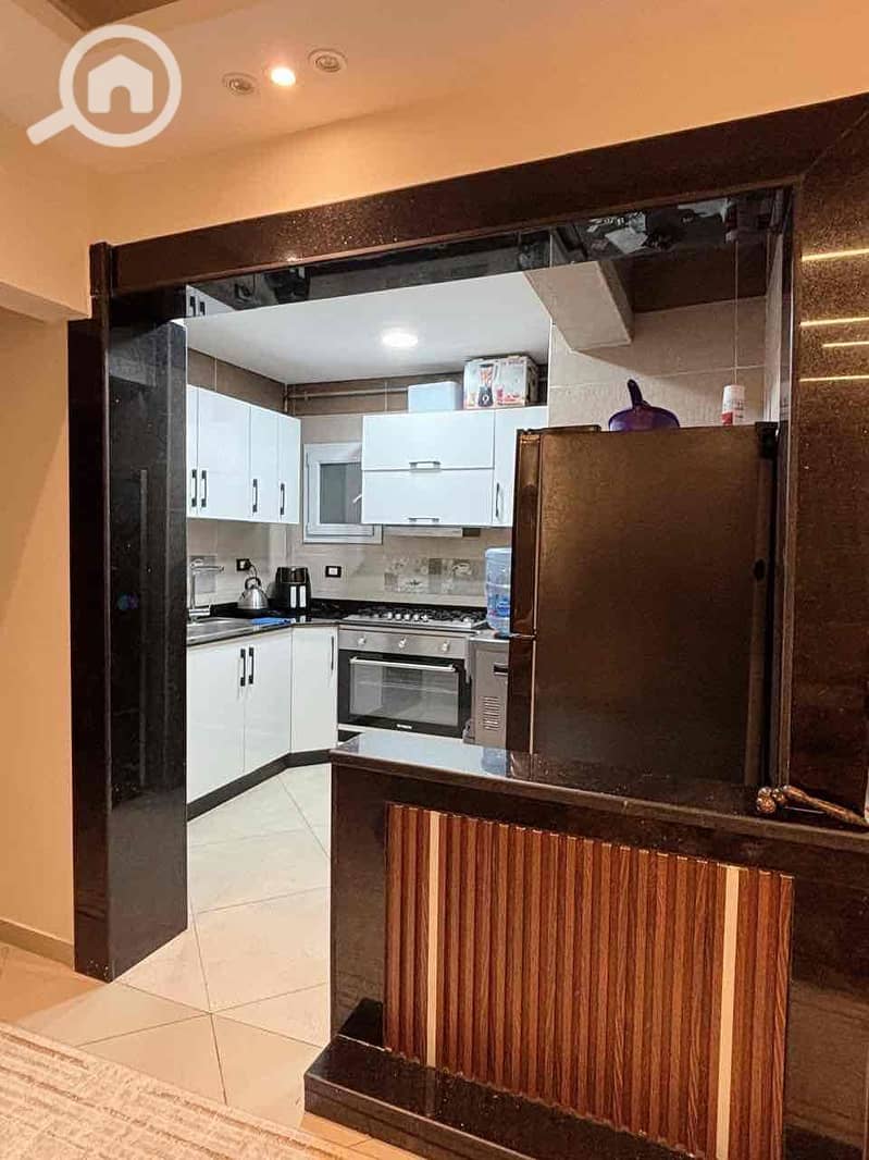 10 29a5eafc-14ea-44fe-a0d4-9b24b203a1cb. jpg