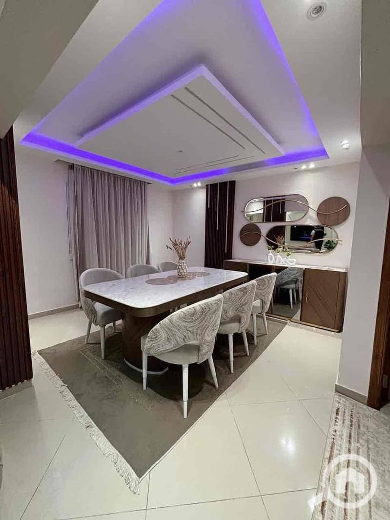 12 81a3861b-ada0-4776-a8fb-d361d5972910. jpg