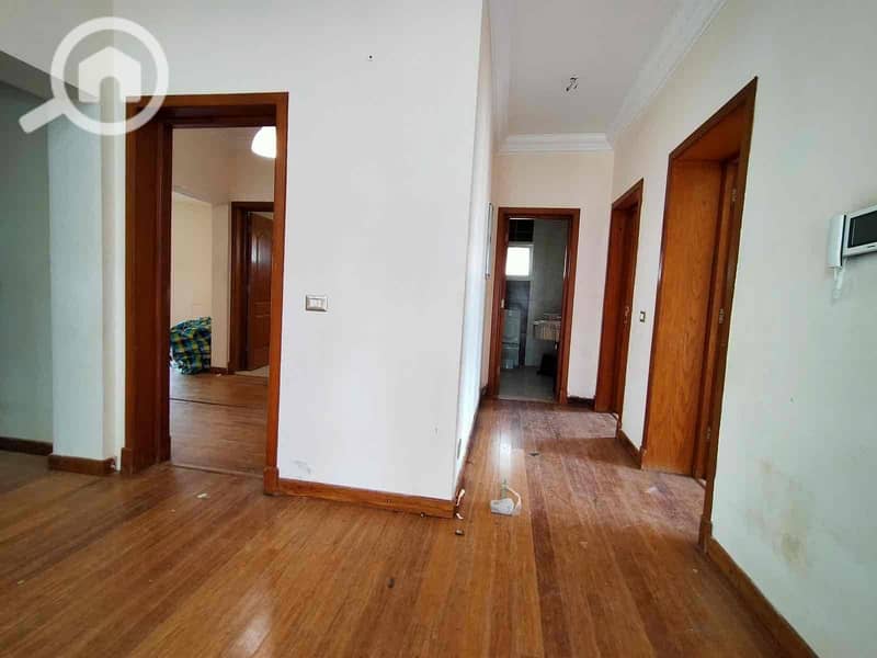 4 518f9198-fffd-4c1f-8fb5-34d72ffeb9ea. jpg