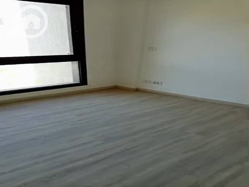 4 200a9d9a-b949-4e74-a2ca-b46a6ceed191. jpg