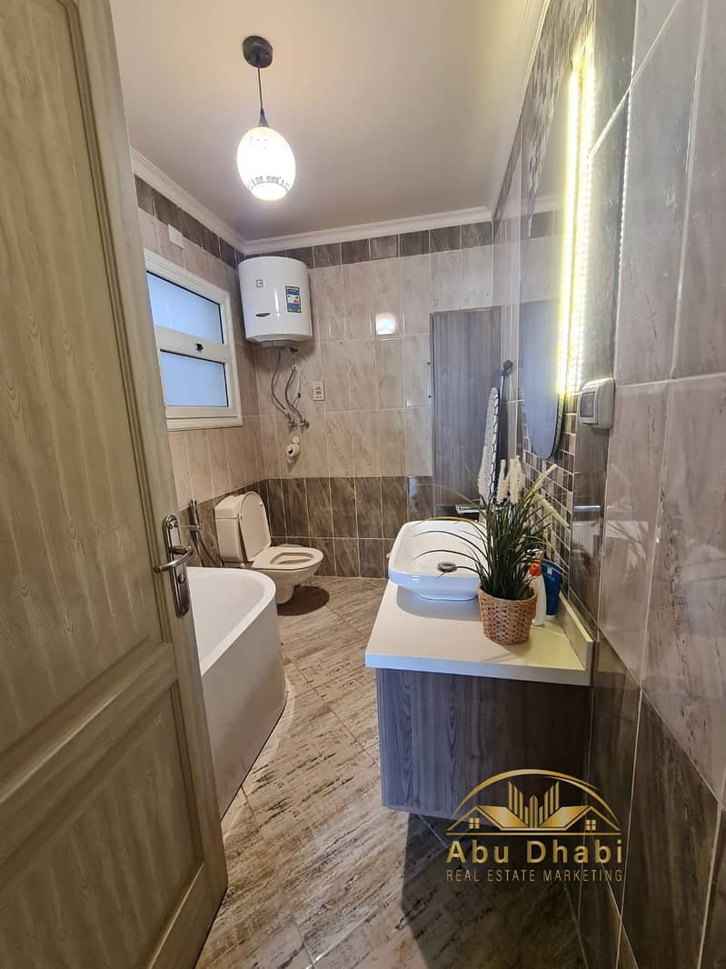 6 ca1c426a-02d6-4701-b980-0f1ec4f8e8e8. jpg