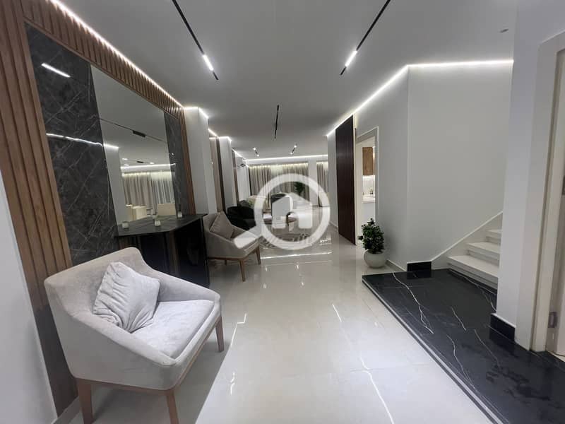 10 86f448c1-ac36-40be-b6c0-e80b6ae2e1bb. jpg