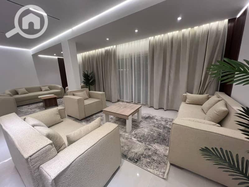 12 98f8a9d4-52ed-4e86-9ed4-7071ce3753a4. jpg