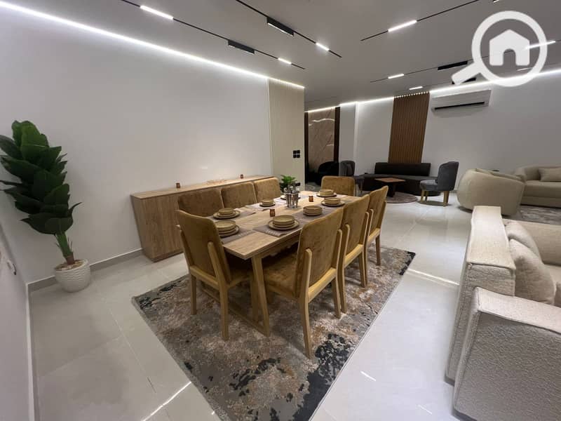 16 4543fa24-2b27-43da-a617-edd7850395ad (1). jpg