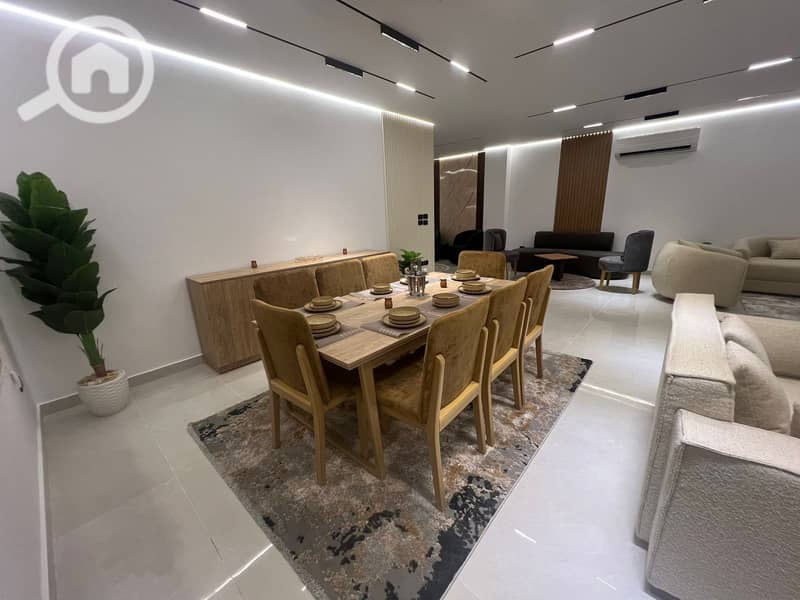 17 4543fa24-2b27-43da-a617-edd7850395ad. jpg