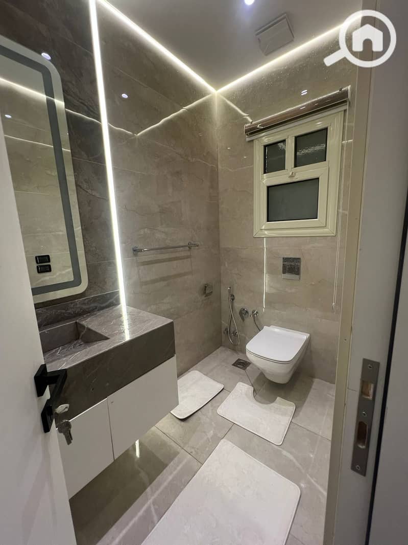 26 b0d48003-9648-487c-a8ba-bf89c3267ebe. jpg