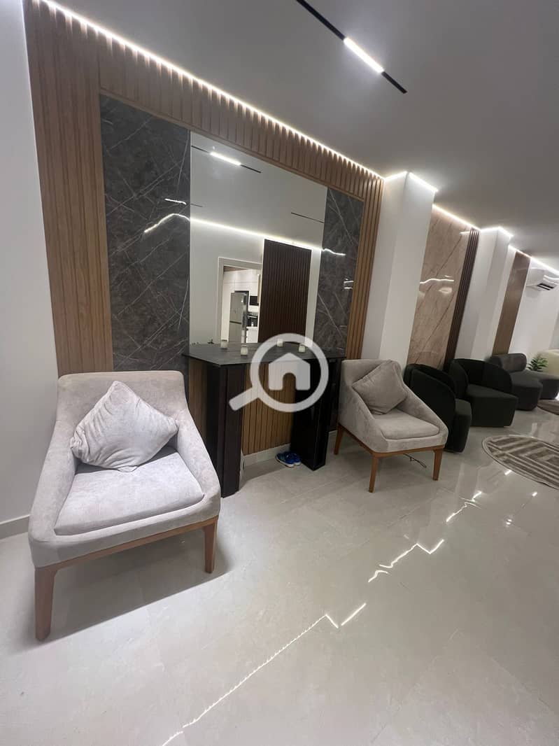 40 f27dd031-8c9d-4250-bd0c-d2cf356d6af6. jpg