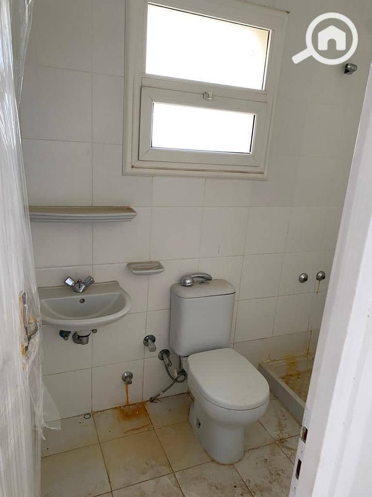 12 d7f4b125-35bb-435a-9a39-5ec3327aef17. jpg