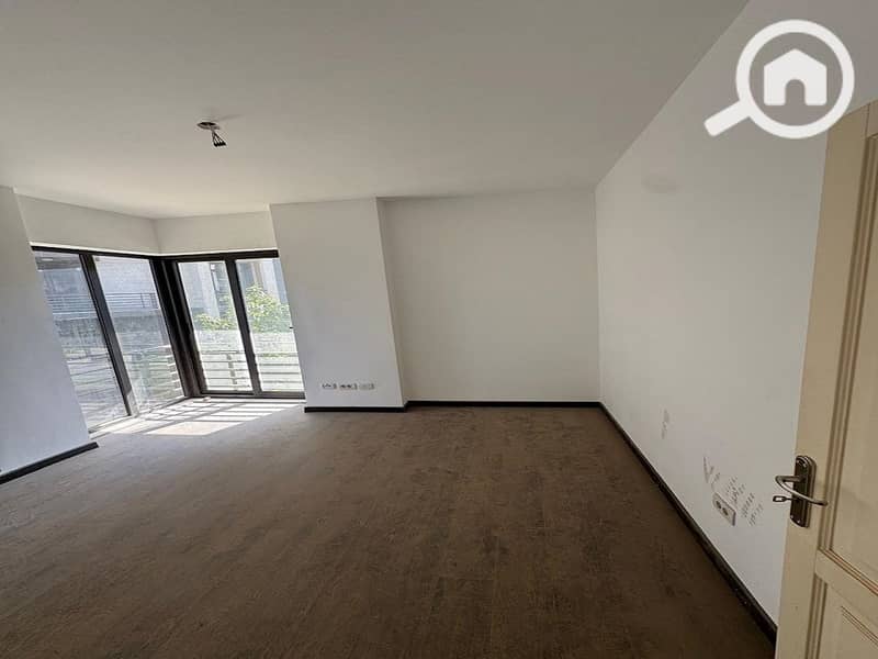 11 e110cb87-8533-43df-8594-41c219bae429. jpeg