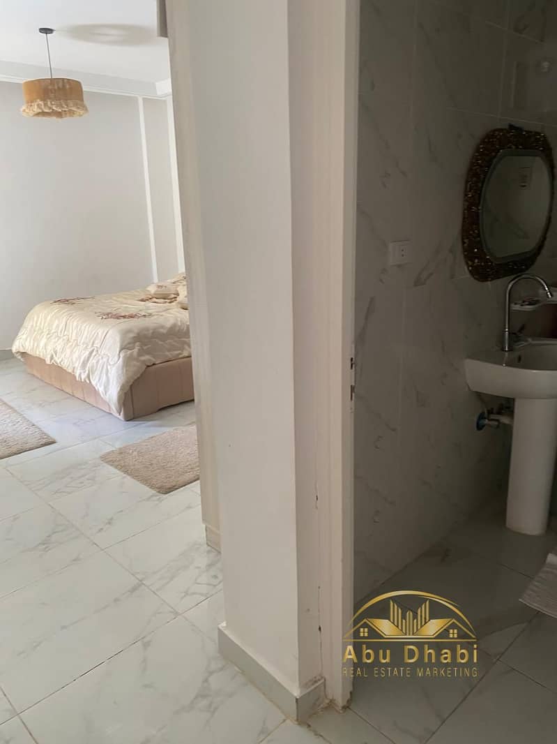 5 b0ef1810-ec16-4935-a4c3-9e352d375419. jpg