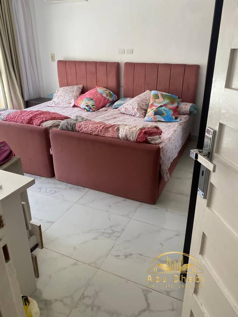 7 8d43def2-bbf9-4ec2-b714-26b5fa22a9a8. jpg