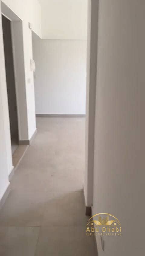 2 c293ccf0-05bb-4632-a33b-25320e2c31b6. jpg