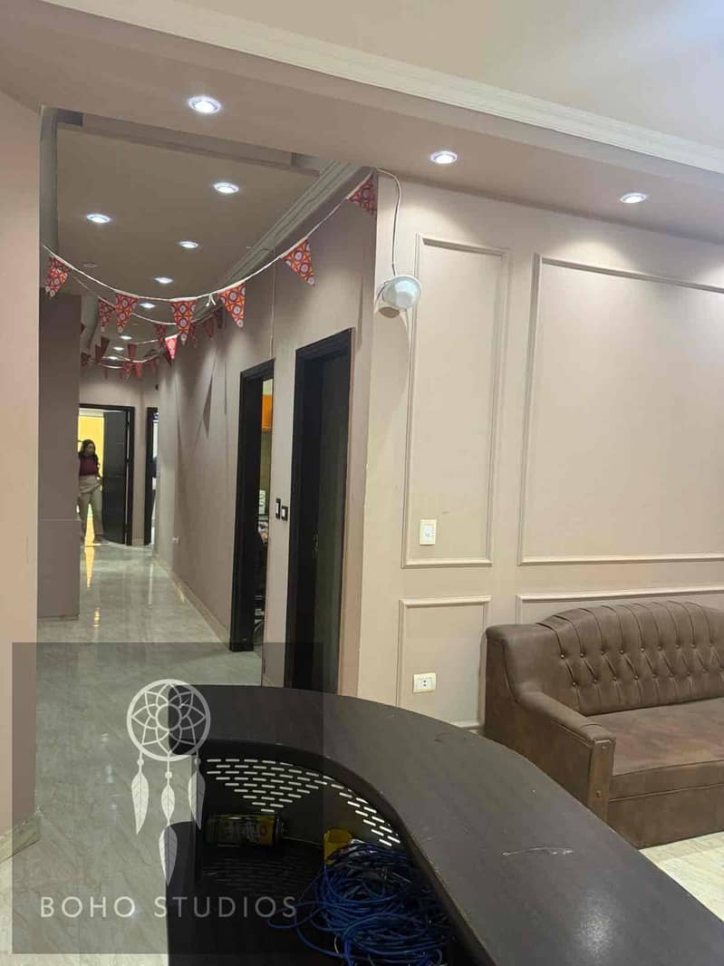 8 ec6d8ed6-744e-4de9-812a-12fe446c727b. jpg