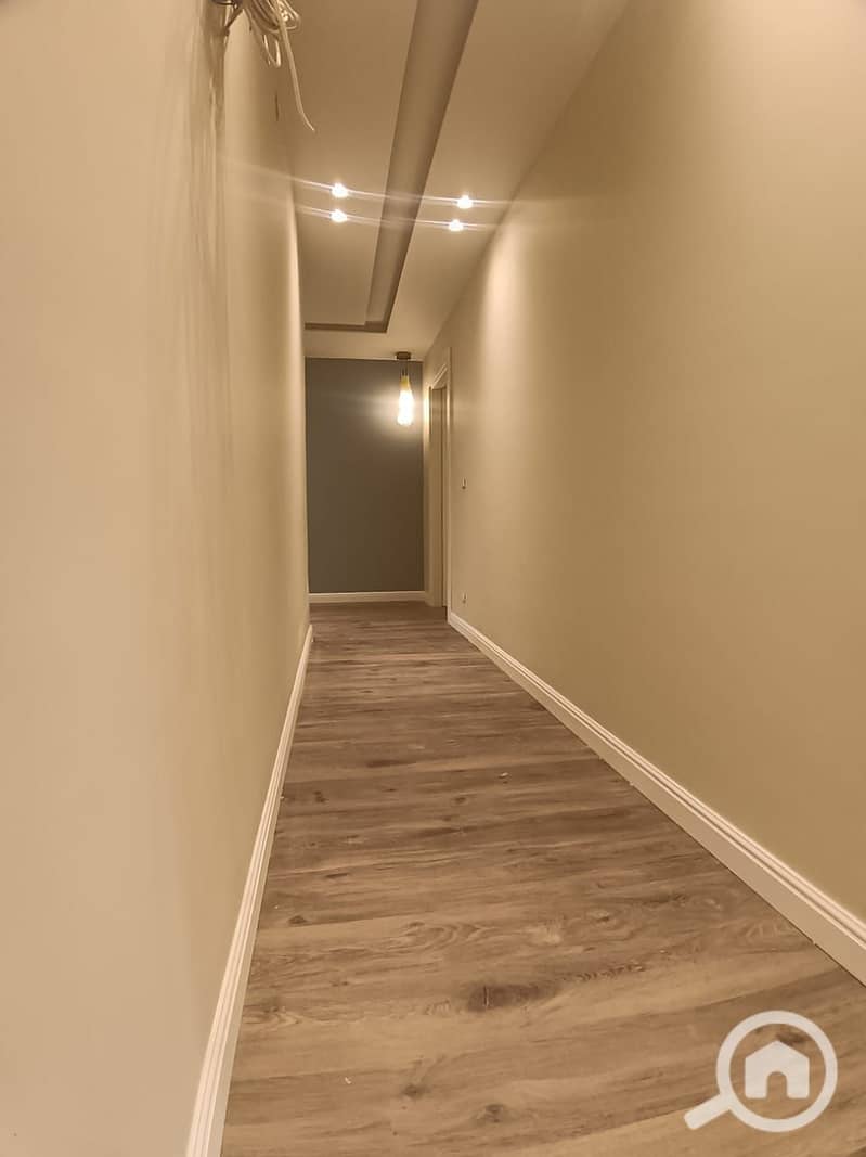 7 9b9e41a4-6cf8-44bd-b925-592388675731. jpg