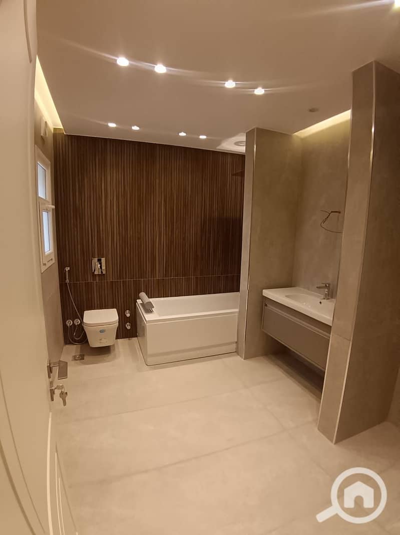 12 3680d920-125e-4877-98b1-9801c16cd9ac. jpg