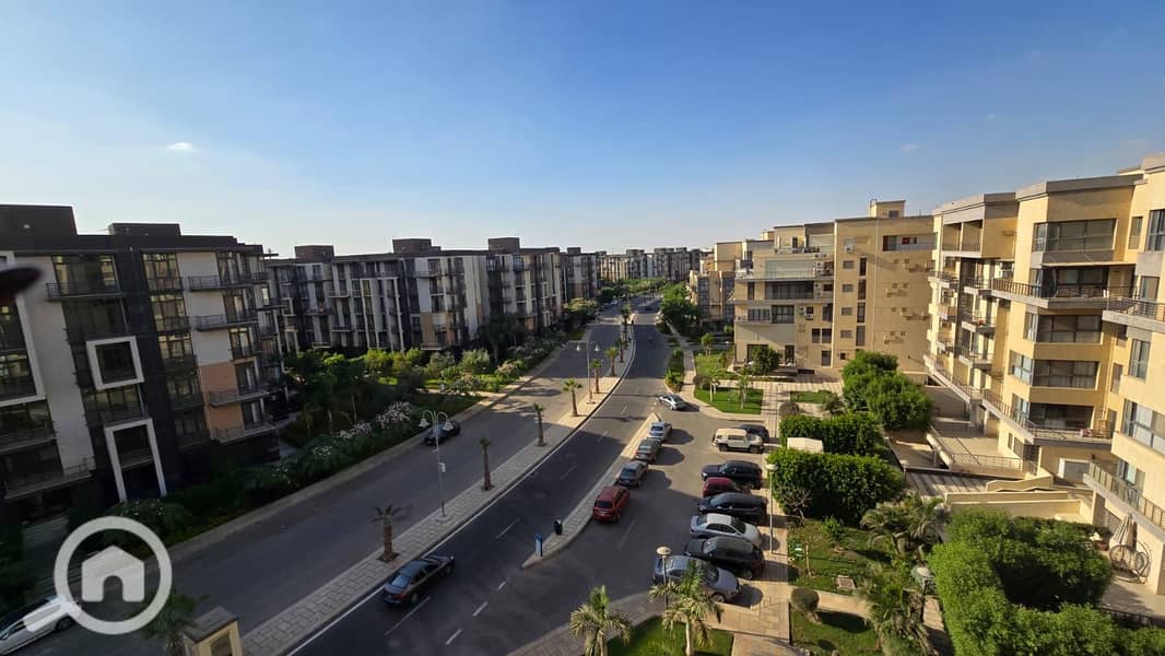 12 fe070a8e-3cf5-469b-9c47-45cb9997ac74. jpg