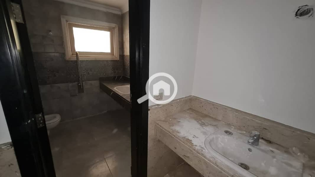 11 53a8859e-19ad-40cc-85b3-bac4b15f9b4c. jpeg