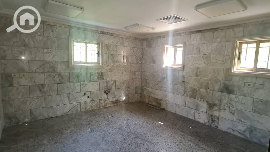 18 5577c6ed-337b-47b5-8e04-4bdd9f5acb96. jpeg