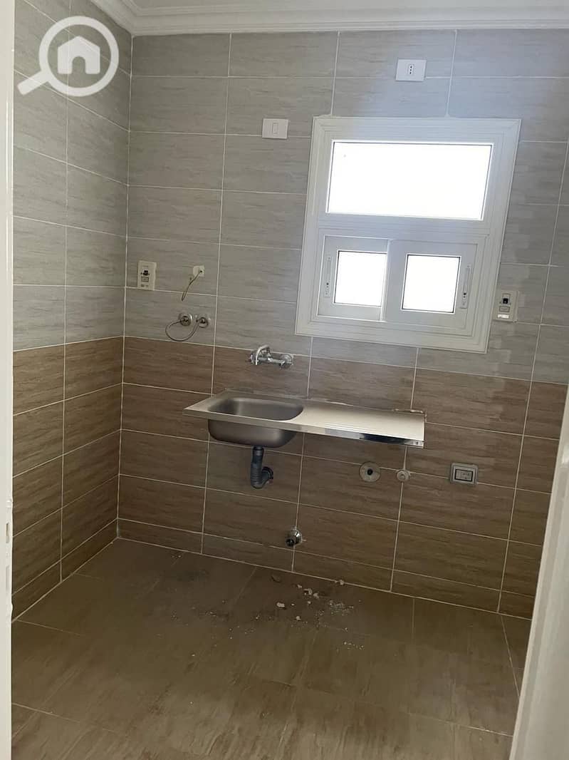 12 a375f0e1-e978-439e-aee5-c4609c15ce2b. jpg