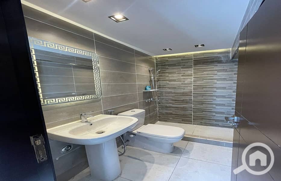 7 8d53ab2f-82d1-466f-babc-f26f57af40c2. jpg