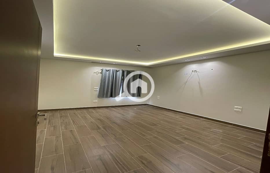 10 e4a16989-c90d-42dc-9658-a9f441b7246c. jpg