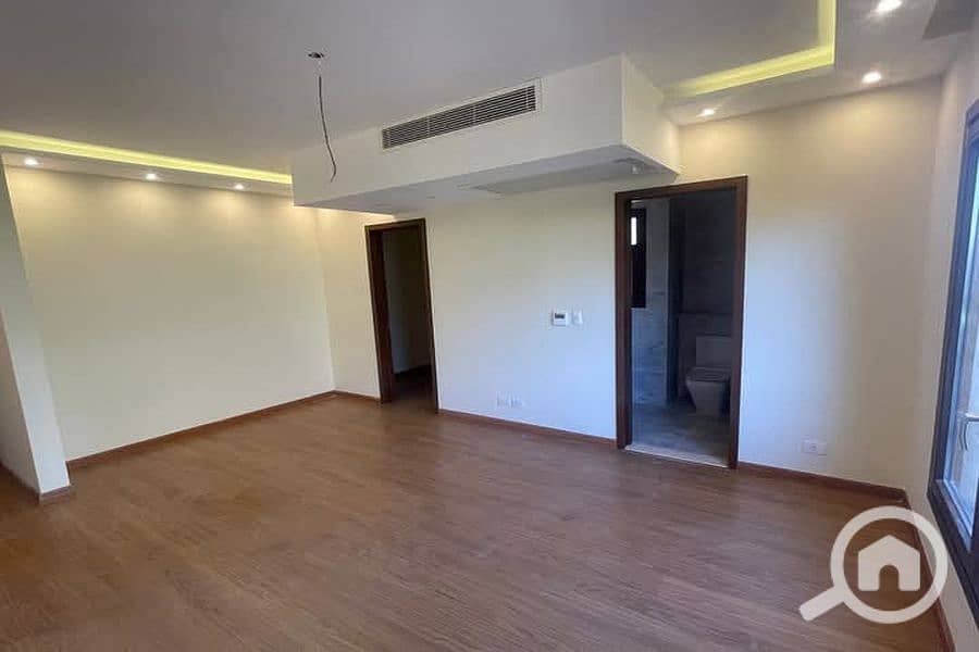 5 FB_IMG_1740050613955_900x600. jpg