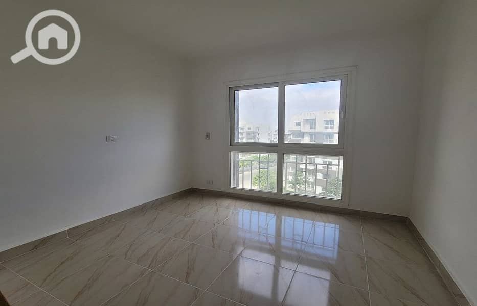 10 4964a43d-6ab4-40bf-bc9c-9a41a6fb2ff3. jpg