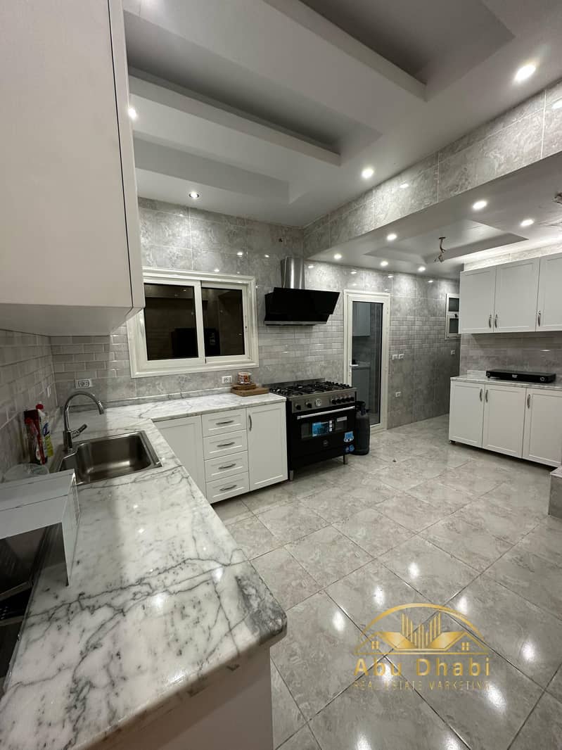 5 733bf637-875d-4542-b8ab-7c849f7c6e2b. jpg