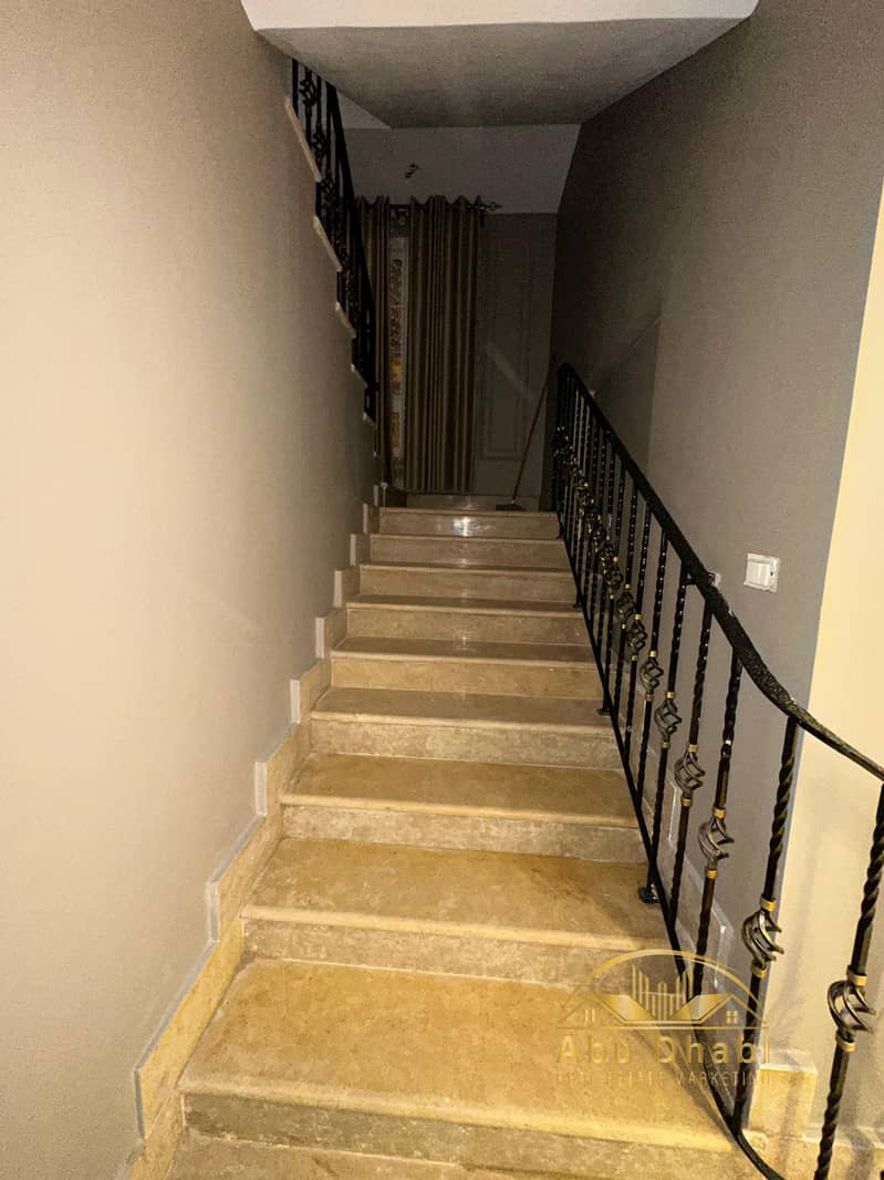 28 3285e236-5c41-4af1-9b2d-156e3b4b387d. jpg