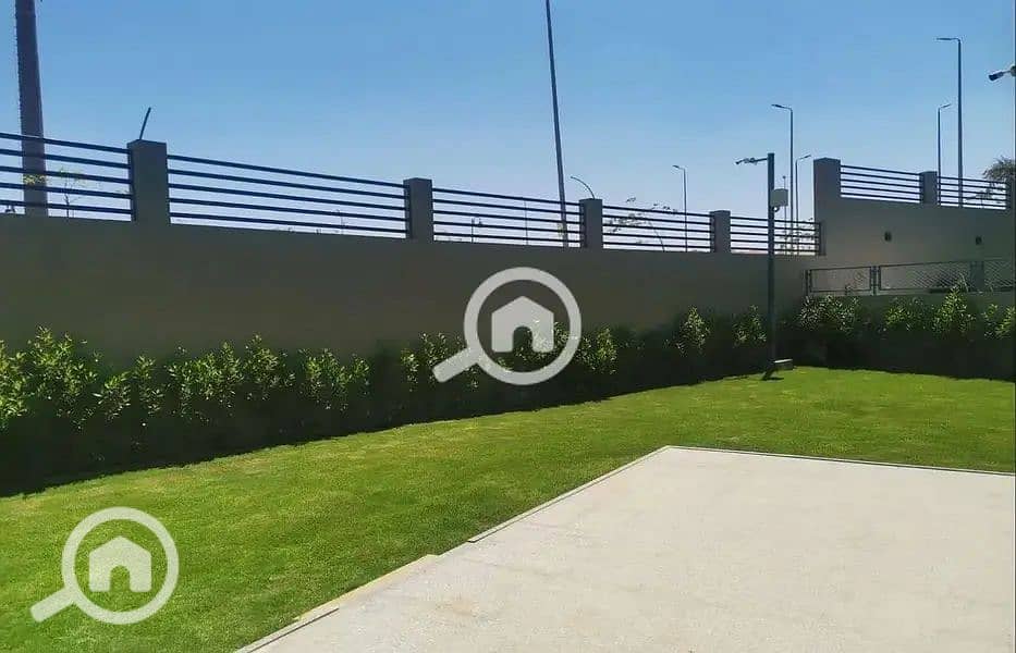 7 32706272-800x600. jpg