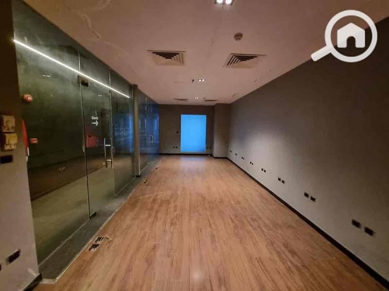 4 4e4362b1-16a1-43f4-b9a7-f57c4b202184. jpg