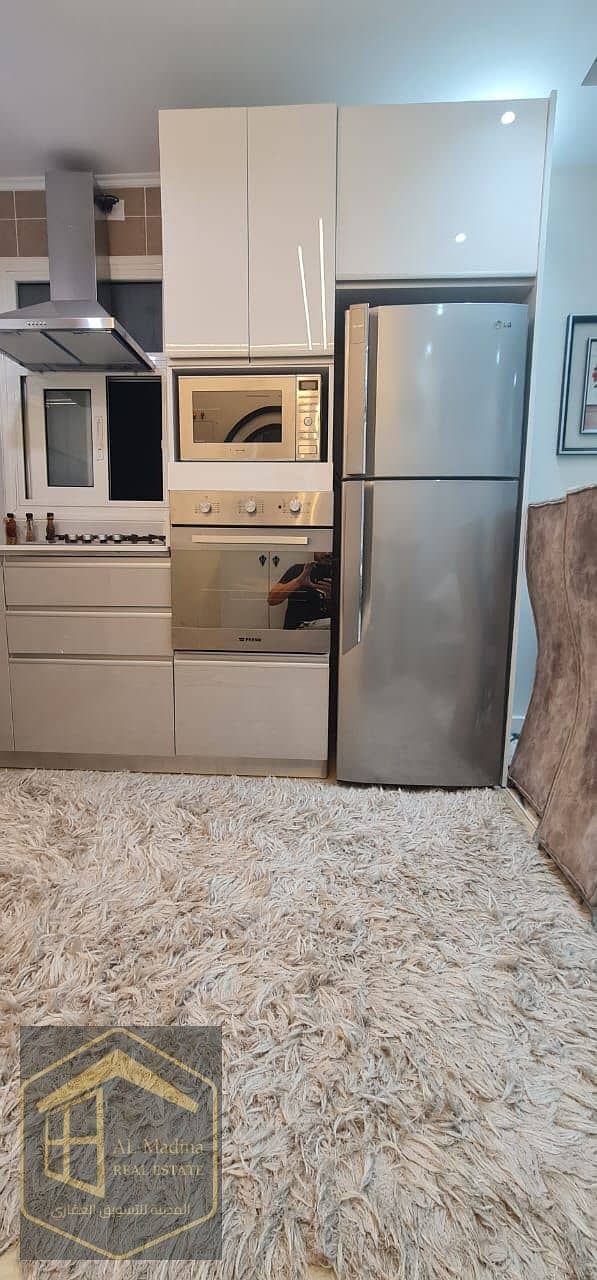 13 ed760de5-cc11-456c-b186-2c440d7cd791. jpg