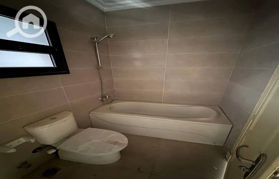 5 353d9675-9256-4d26-90ae-8933e379b284. jpg