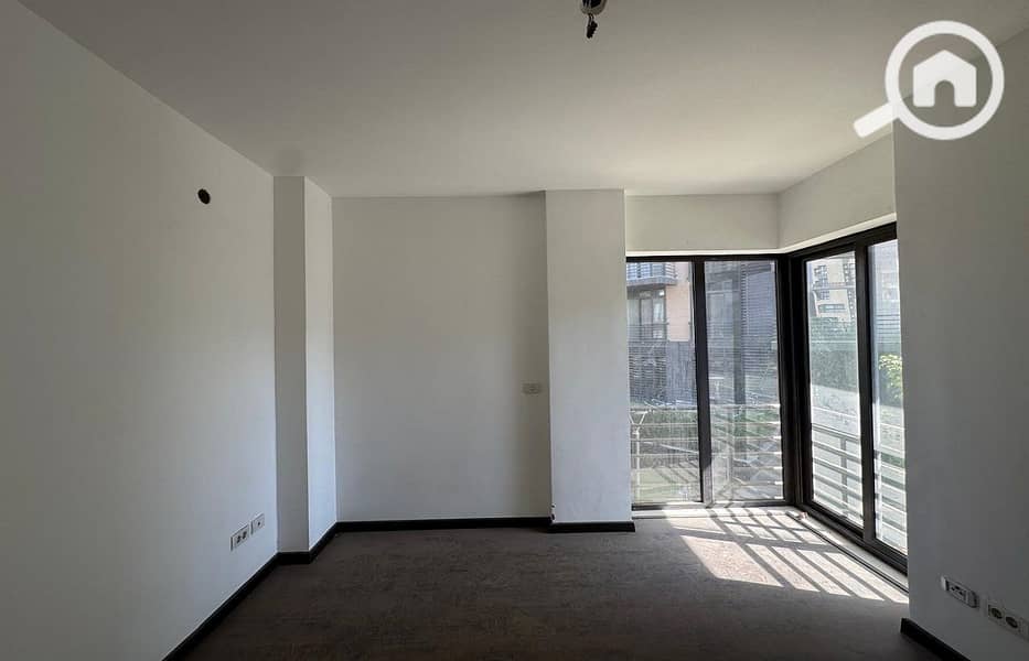 9 cf0464ee-8312-4c6e-bdb8-972fa2cf23ca. jpg