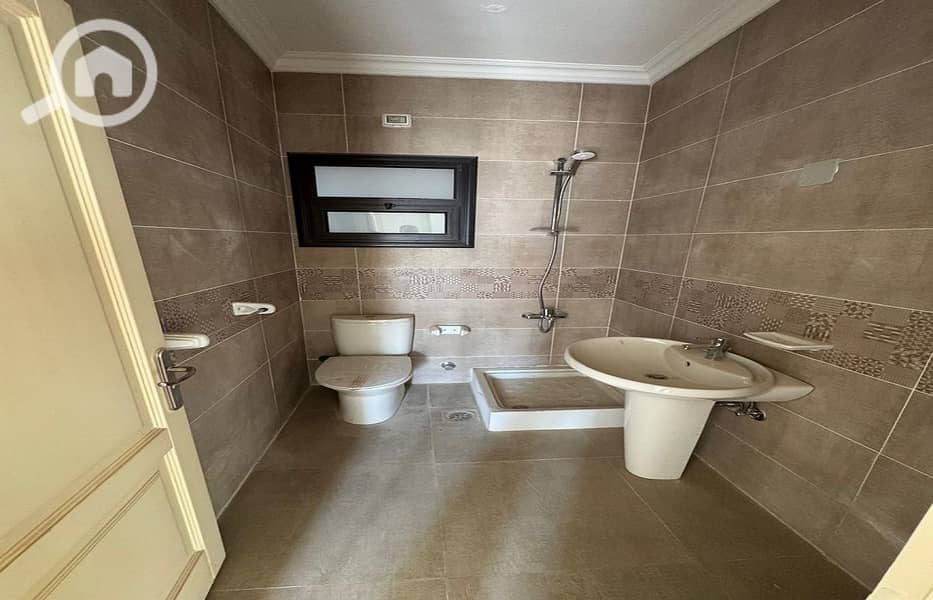 10 e8d6462c-9ca5-4df1-8b1a-bf8de27dae33. jpg