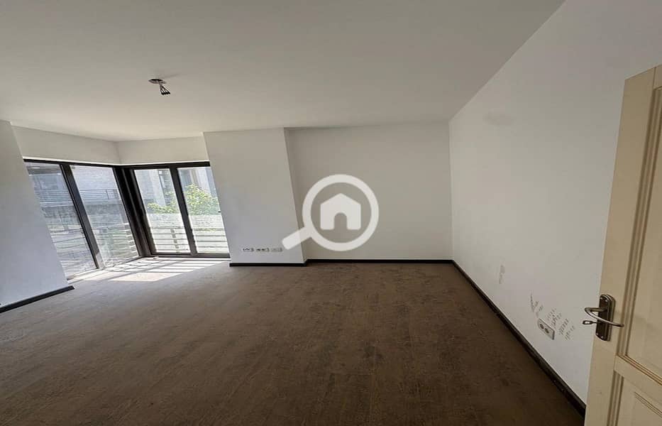 12 fb29de13-453d-43b6-8234-b73795875840. jpg