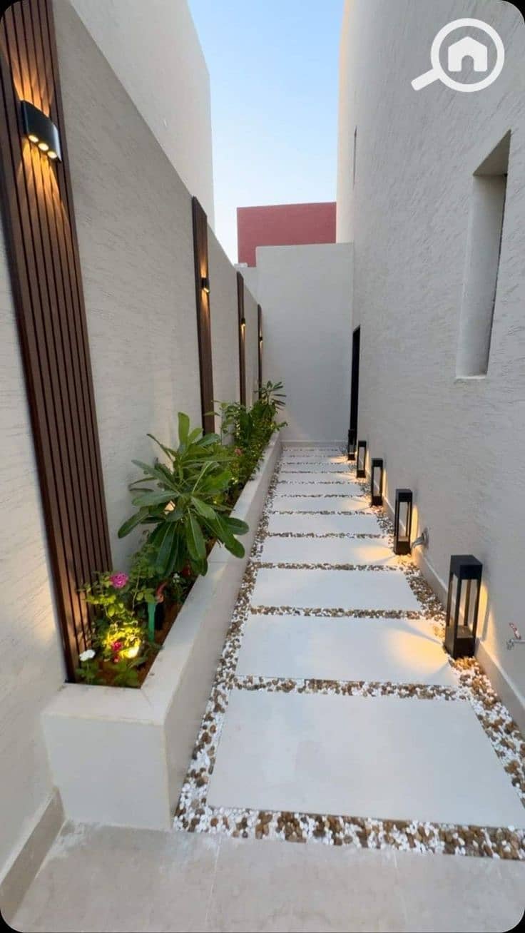 9 download (1). jpeg