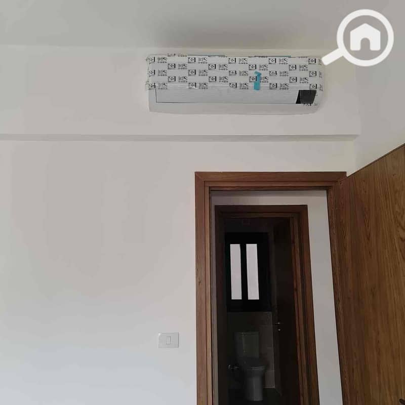 12 cb42f4f6-19b6-4d7b-a5c2-811ee7b7ae89. jpg