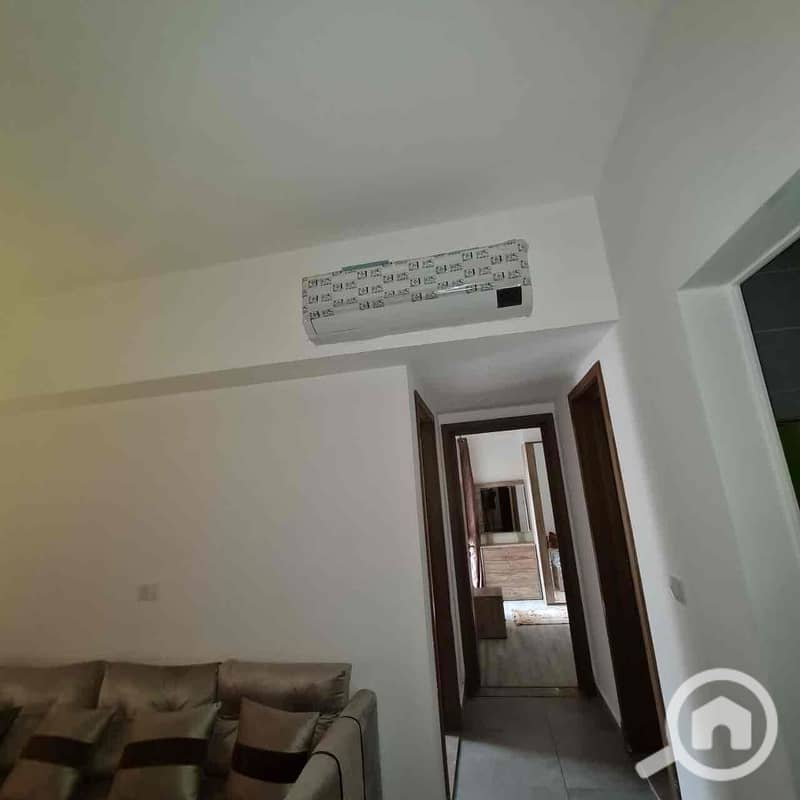 15 02eb789a-93c0-445b-b322-7ed2ac2c89f5. jpg