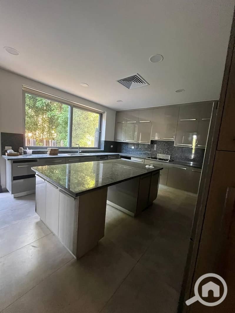 4 0be633db-d4d4-4d2d-8888-b2be07f5aa48. jpg