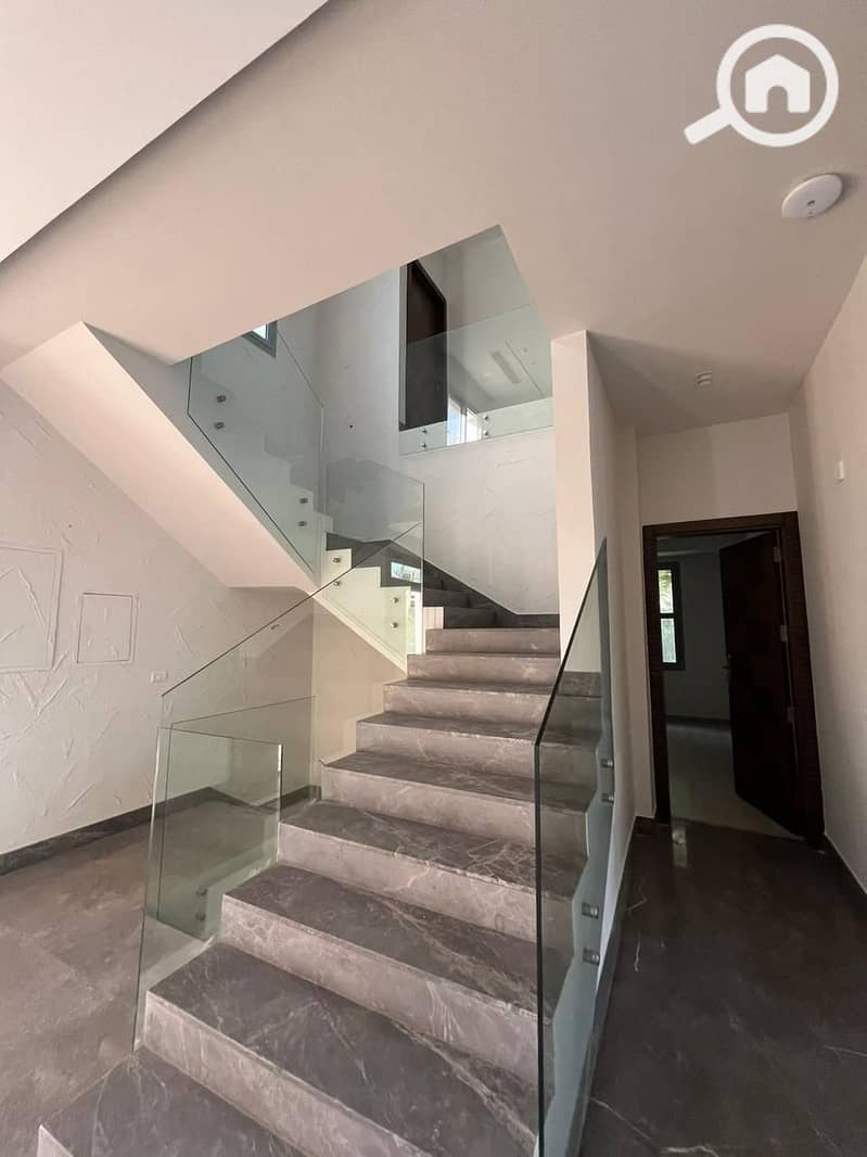 11 3336976e-b8f1-46d0-bd6f-7d82914b0a84. jpg