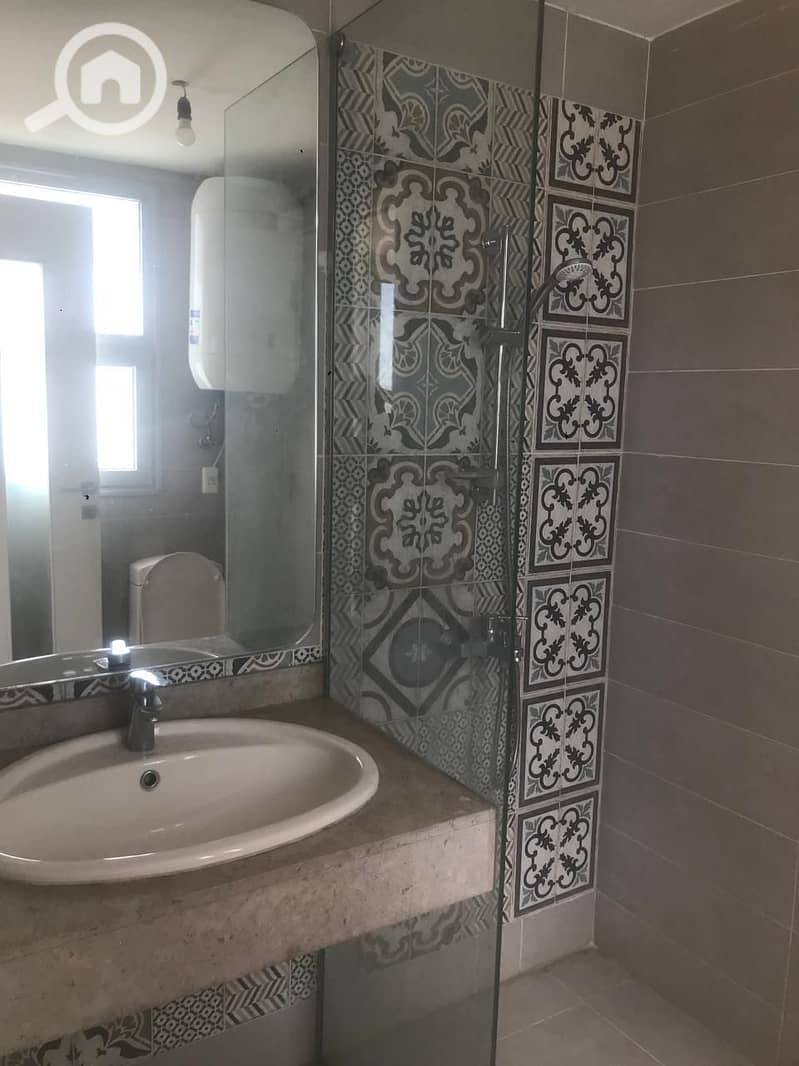 6 196ab96f-700b-43a4-853c-1c06d63621b0. jpg