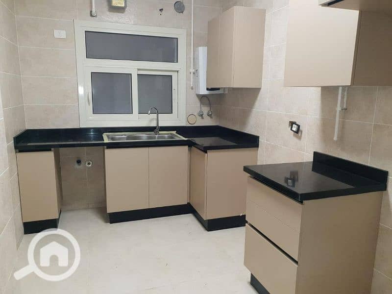 10 160c4f7b-6896-48e4-b578-092adfa17d1c. jfif. jpg