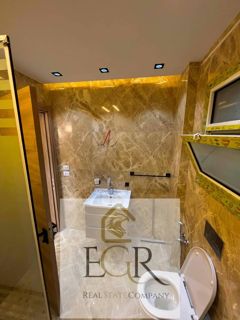 4 b3bc872e-8102-41a5-be6a-0b143e60c685. jpg